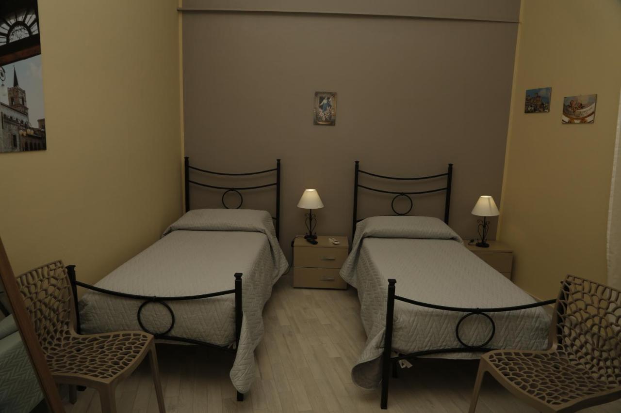 B&B Al Centro Nicosia Exterior foto